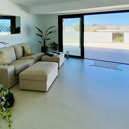 Casa Marina 4-bed With Pool In Famara