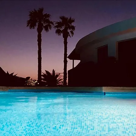 Casa Marina 4-bed With Pool In * Famara