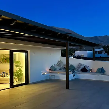 Casa Marina 4-bed With Pool In וילה *
